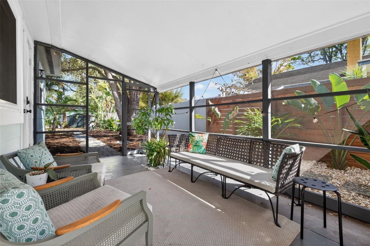 1246 37th Avenue N, Saint Petersburg, FL 33704 Photo