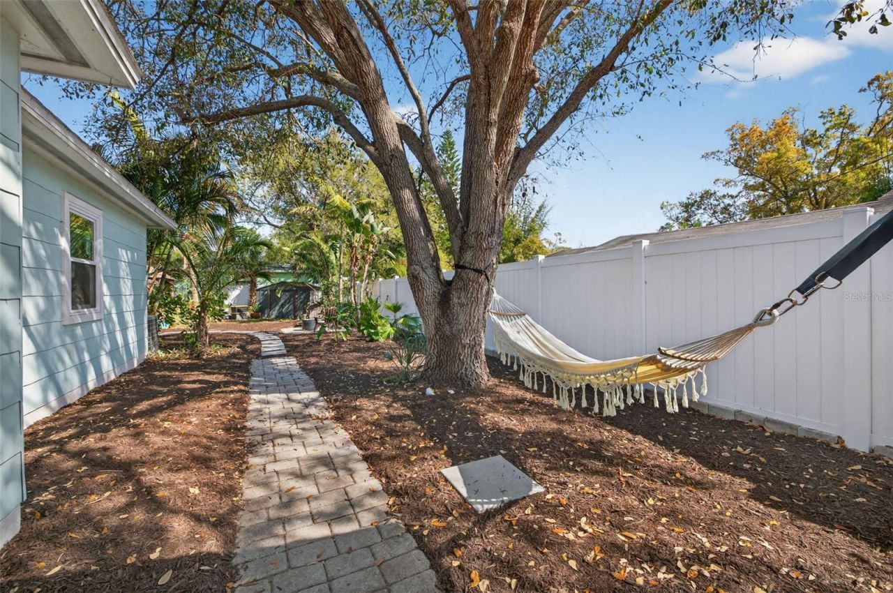 1246 37th Avenue N, Saint Petersburg, FL 33704 Photo