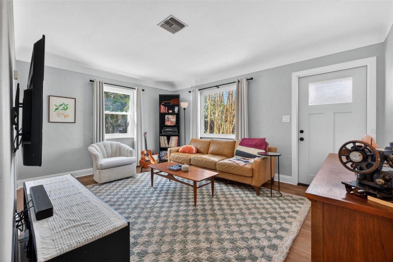 1246 37th Avenue N, Saint Petersburg, FL 33704 Photo