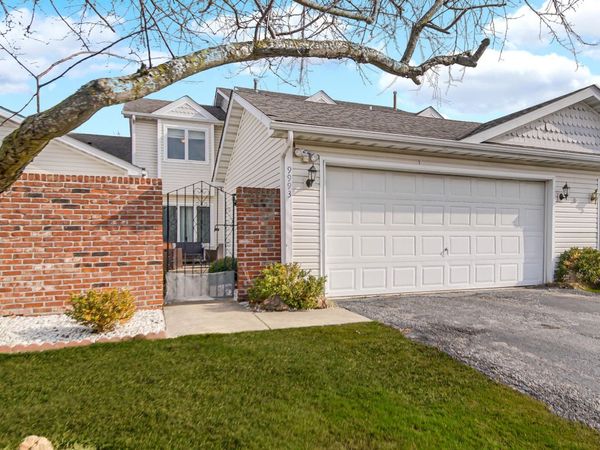 9993 Hunters Run, St. John, IN 46373