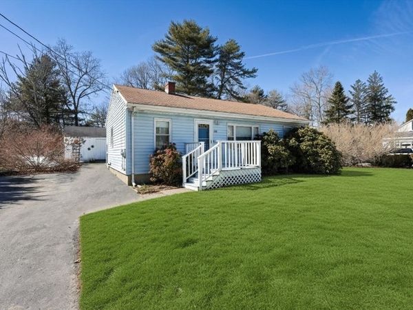 440 South St, Plainville, MA 02762