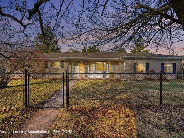 4908 Applewood Drive, Lansing, MI 48917