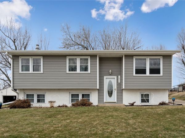 1630 Woodside Ct NW , Cedar Rapids, IA 52405