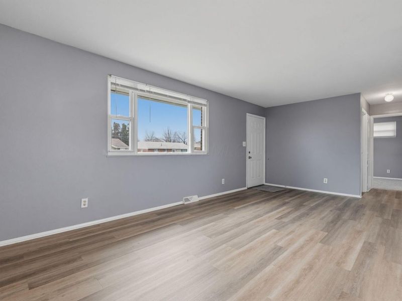 1642 Marina Drive , Columbus, OH 43219 Photo 5