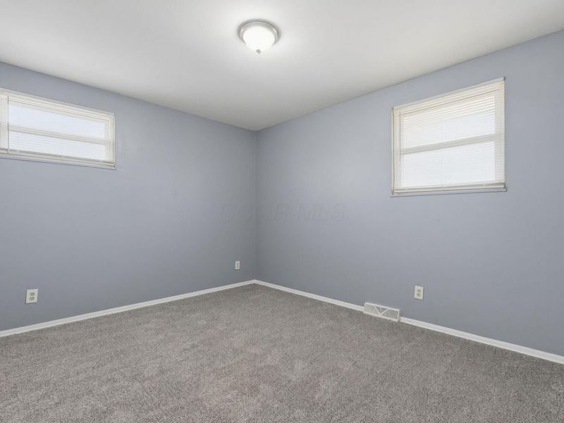 1642 Marina Drive , Columbus, OH 43219 Photo 9