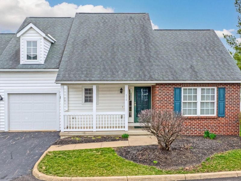 676 Norfolk Court , Johnstown, OH 43031 Photo 3