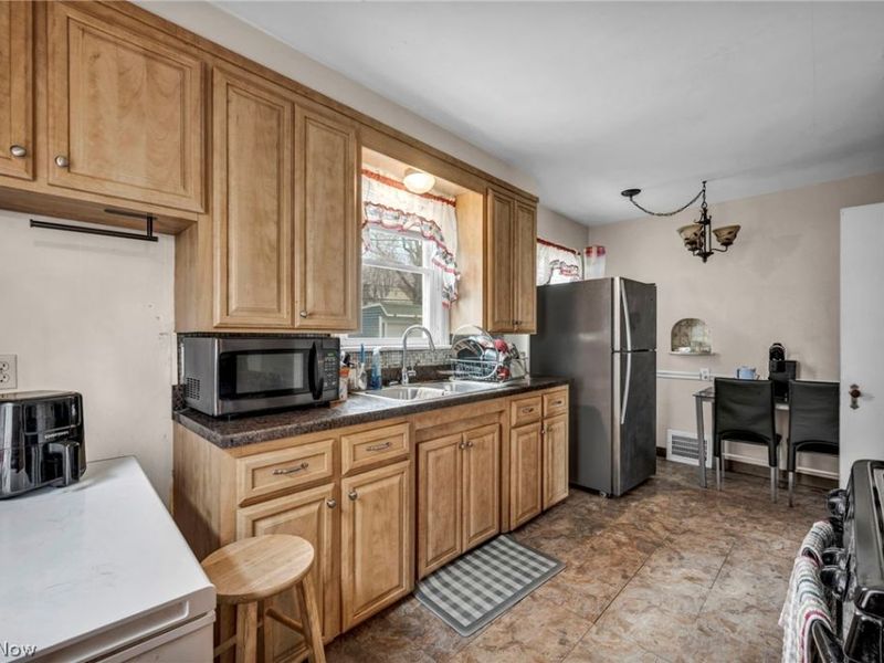 18207 Mapleboro Avenue, Maple Heights, OH 44137 Photo 13