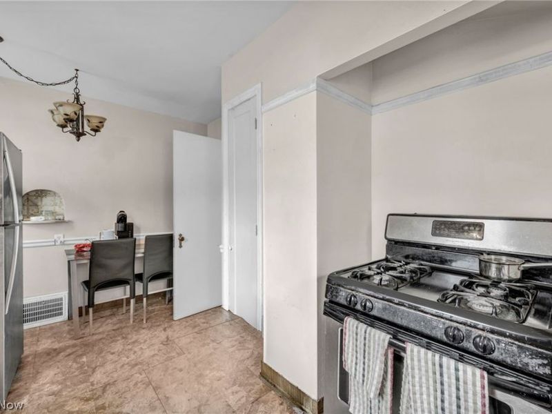 18207 Mapleboro Avenue, Maple Heights, OH 44137 Photo 14