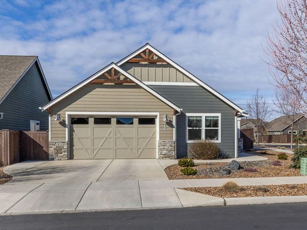 4201 SW 42nd Street, Redmond, OR 97756