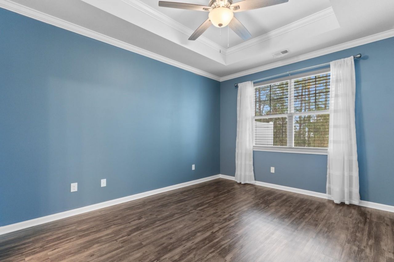 188 Machrie Loop Photo 11