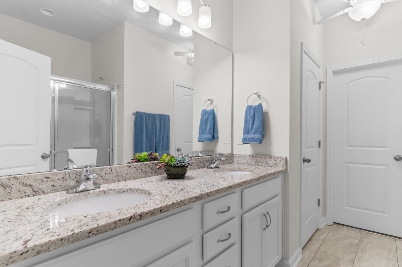 188 Machrie Loop Photo 13