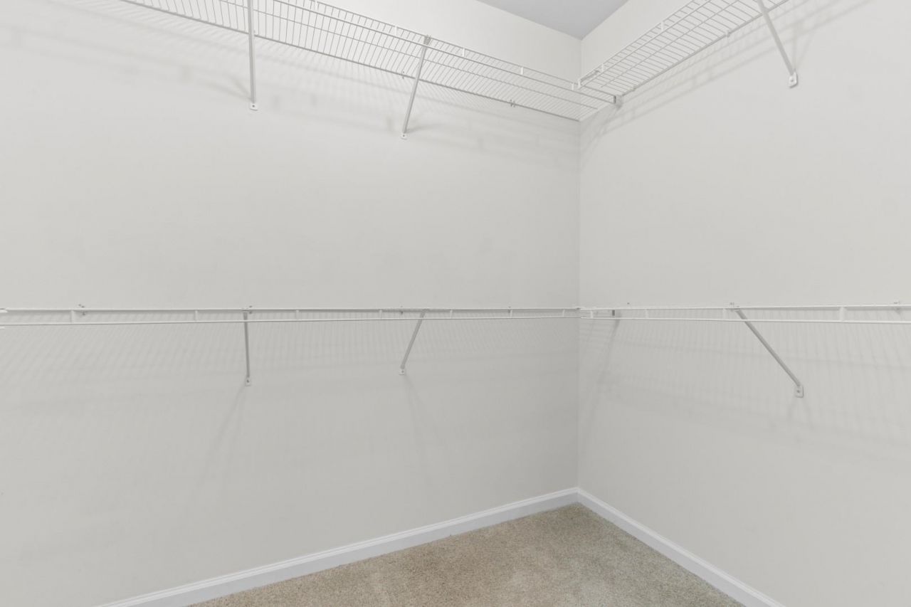 188 Machrie Loop Photo 15