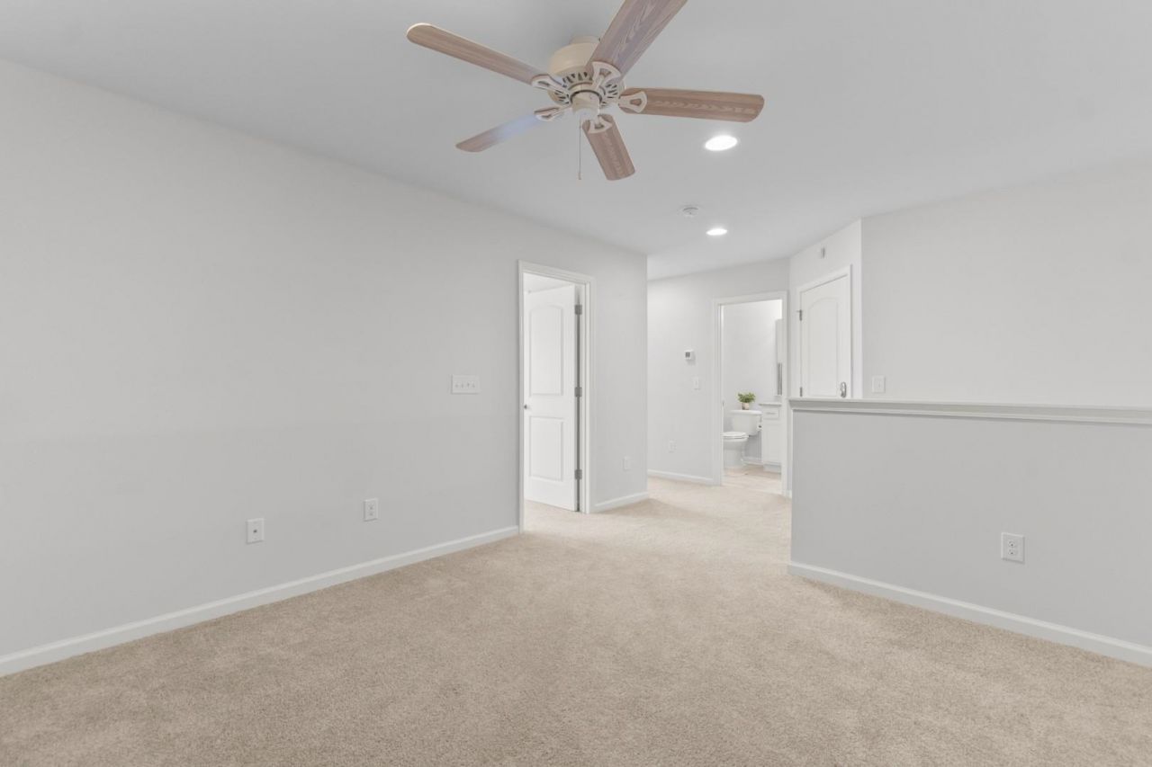 188 Machrie Loop Photo 21