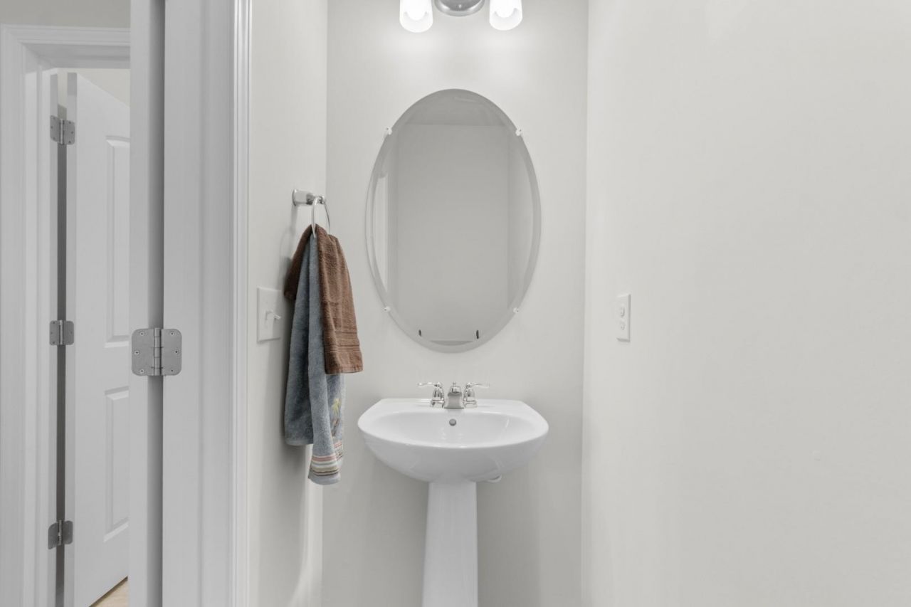 188 Machrie Loop Photo 24