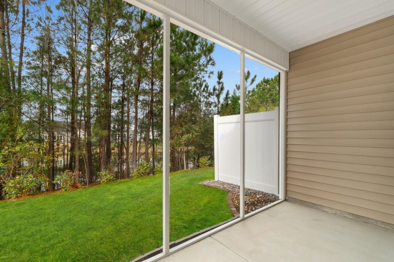 188 Machrie Loop Photo 27