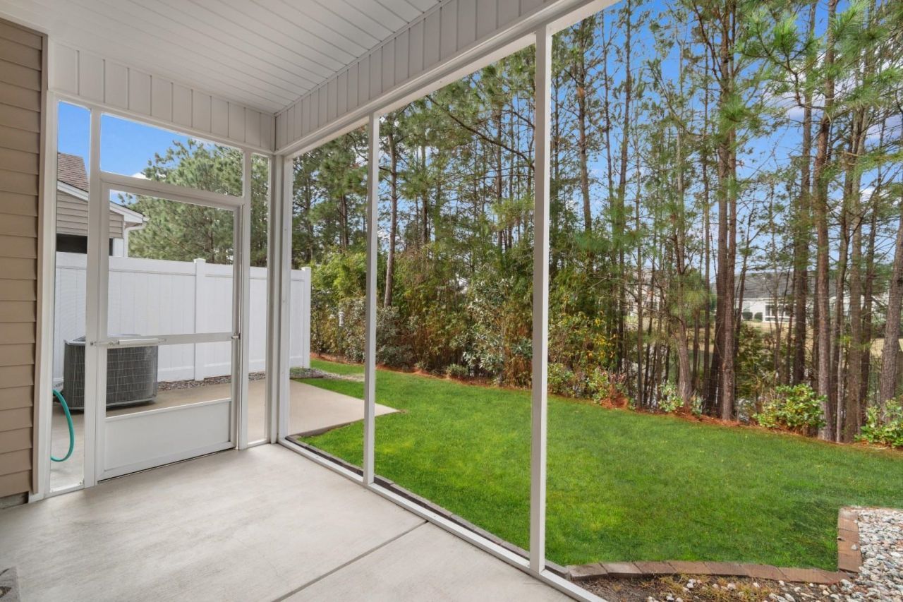 188 Machrie Loop Photo 28