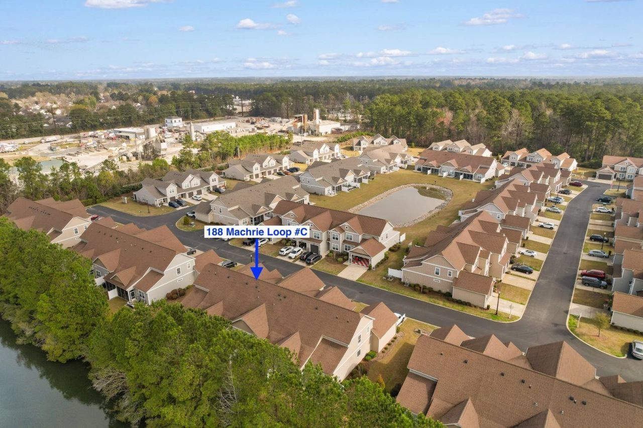 188 Machrie Loop Photo 32