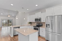 188 Machrie Loop photo 4