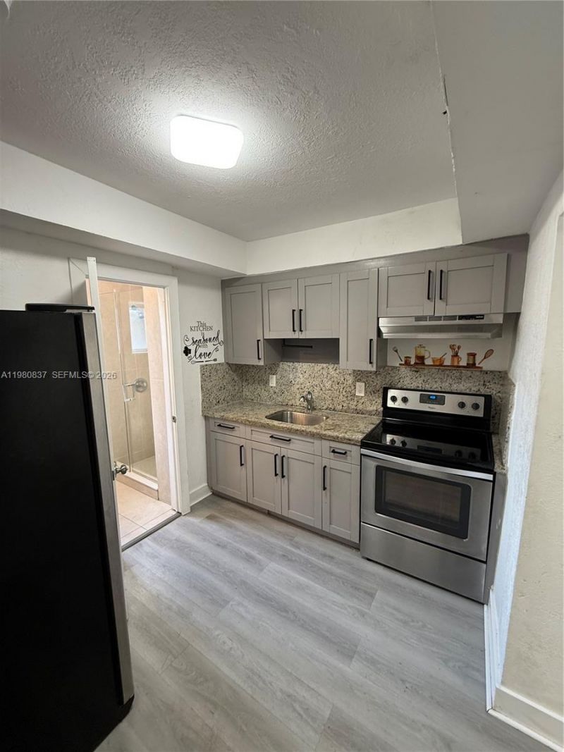 2238 NW 5th St , Unit 3, Miami, FL 33125 Photo