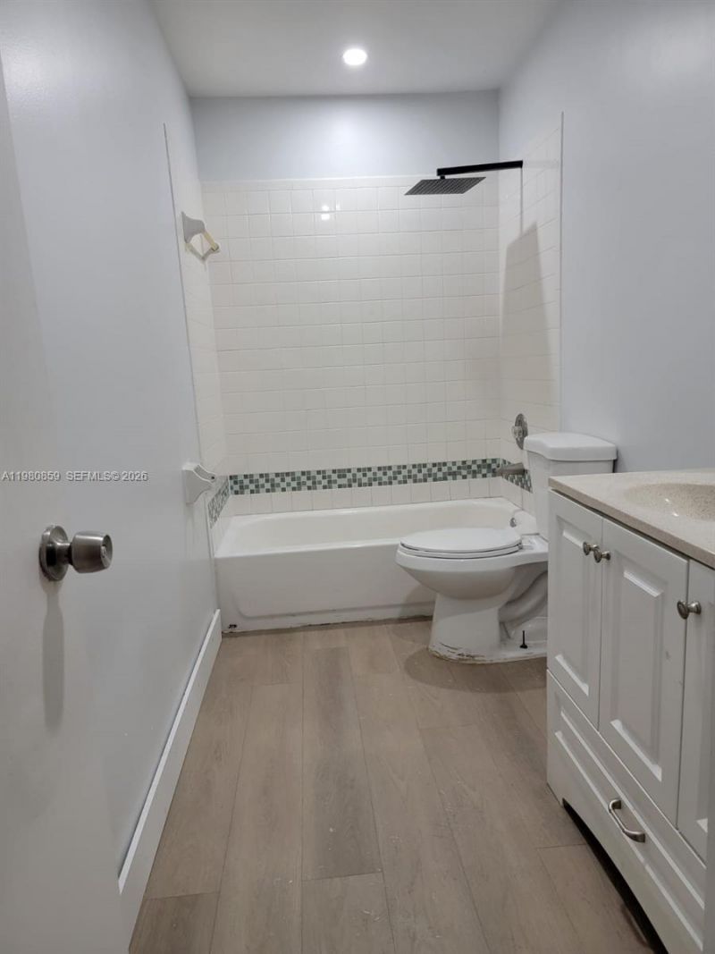 3441 NW 44th St , Unit 106, Oakland Park, FL 33309 Photo