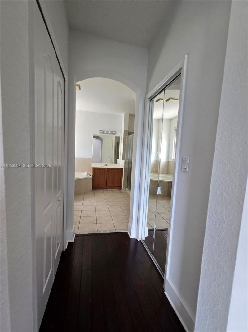 8402 NW 114th Path , Unit 8402, Doral, FL 33178 Photo