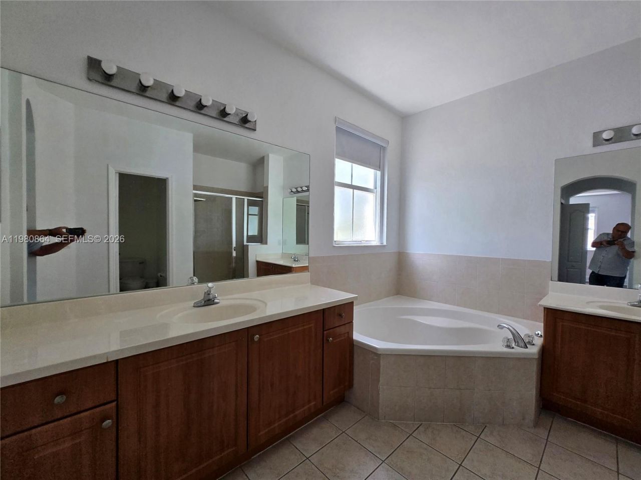 8402 NW 114th Path , Unit 8402, Doral, FL 33178 Photo