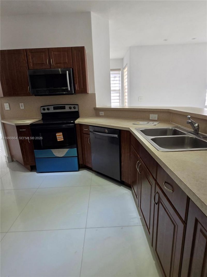 8402 NW 114th Path , Unit 8402, Doral, FL 33178 Photo