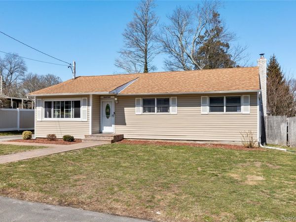 18 Wexford Street , Huntington, NY 11743