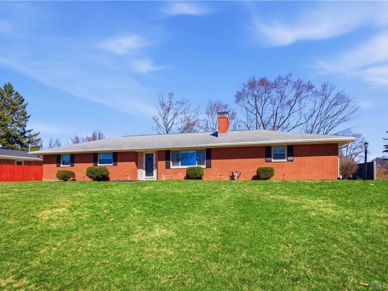 410 Tanglewood Drive, Beavercreek, OH 45440 Photo 2