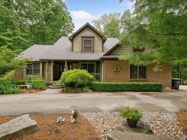 599 Nakomis Trail, Orion Twp, MI 48362