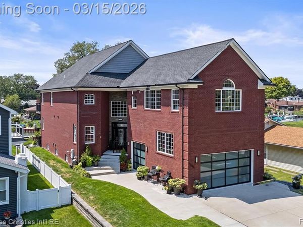 41245 Belvidere Street, Harrison Twp, MI 48045