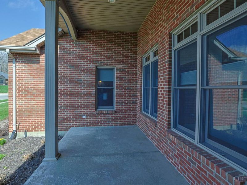 1305 Courtney Drive, Hamilton, OH 45013 Photo 3