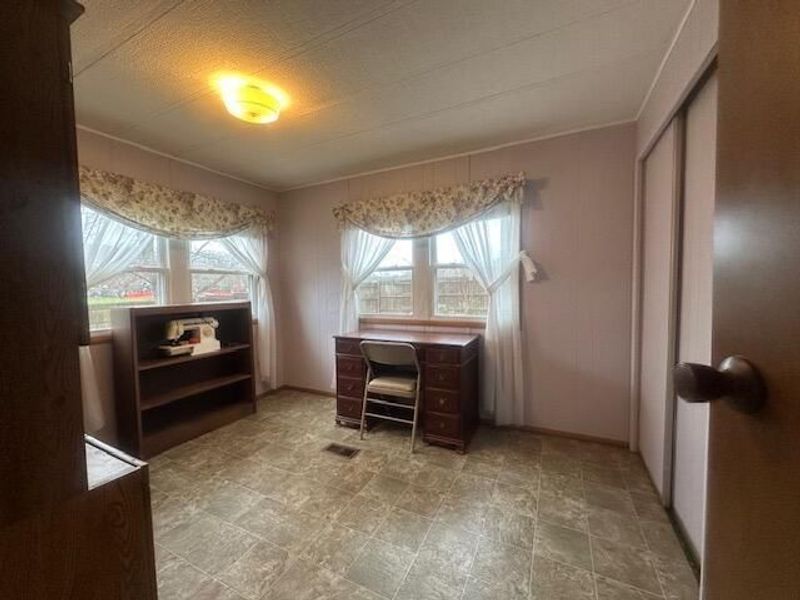 915 Charles Street, Logan, OH 43138 Photo 15