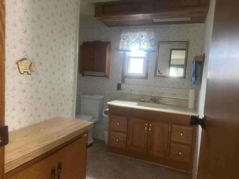 915 Charles Street, Logan, OH 43138 Photo 16