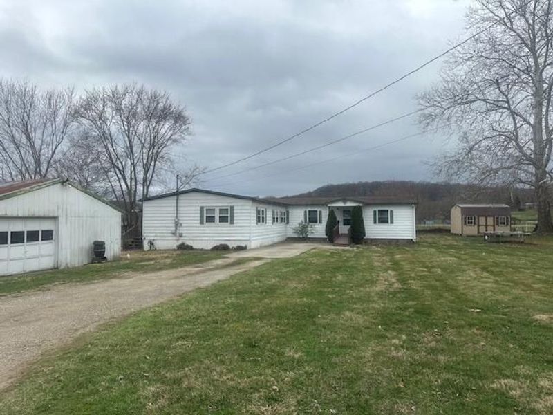 915 Charles Street, Logan, OH 43138 Photo 2