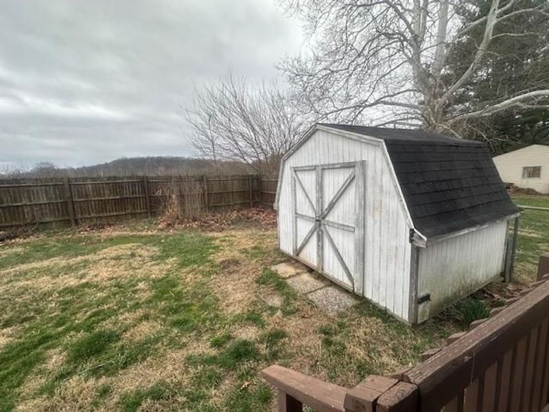 915 Charles Street, Logan, OH 43138 Photo 27