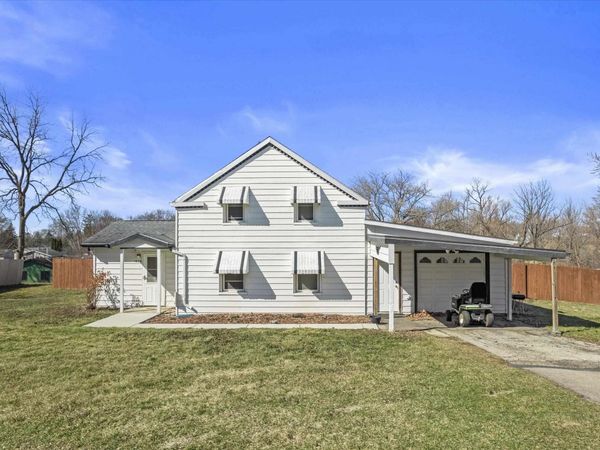 1520 Sandy Lane, Watertown, WI 53098