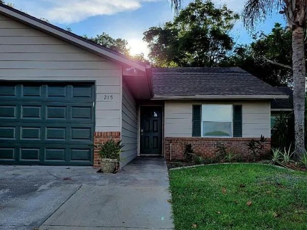 215 FERNWOOD STREET , LEESBURG, FL 34748