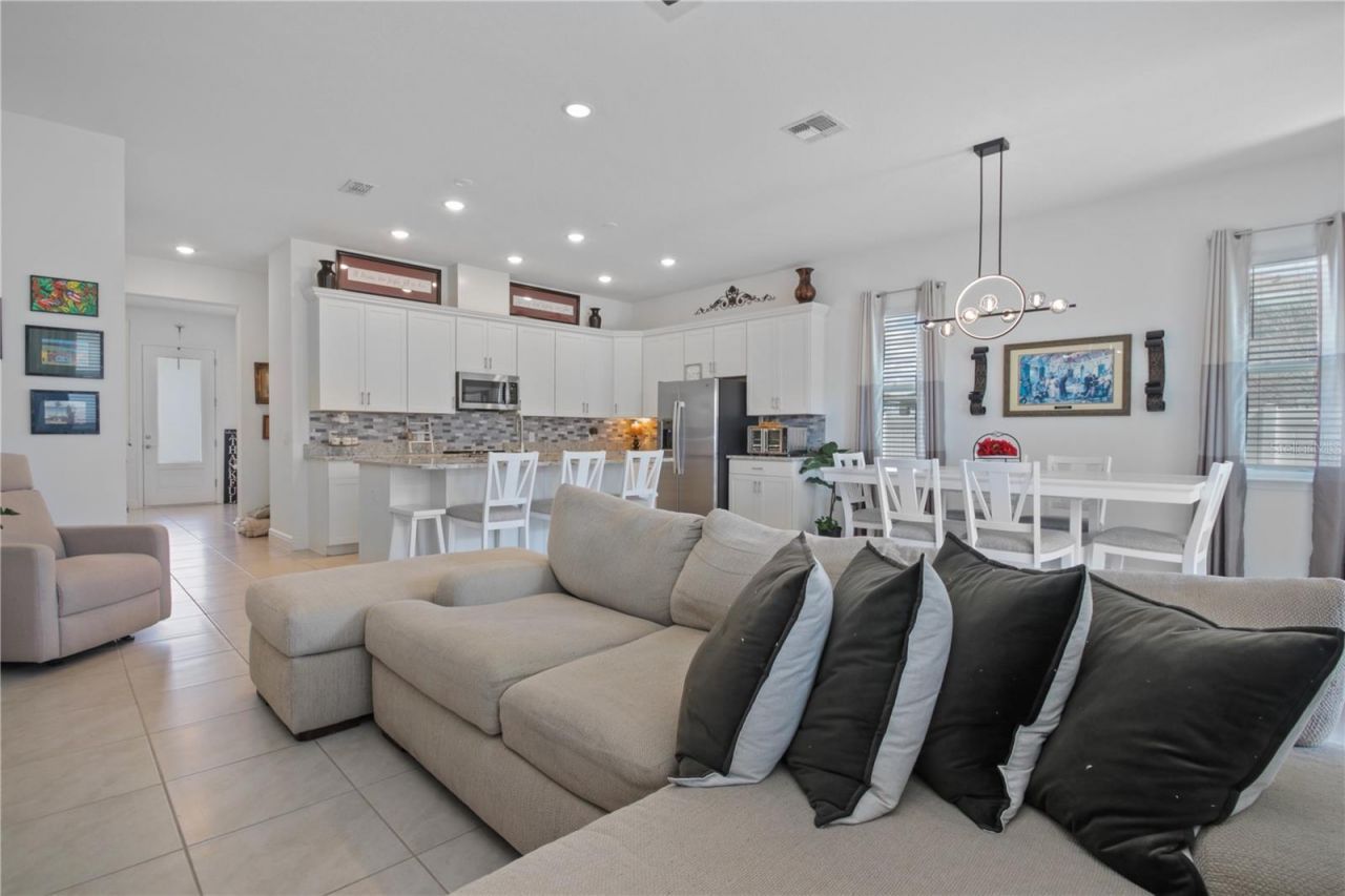 646 Kimber , Debary, FL 32713 Photo