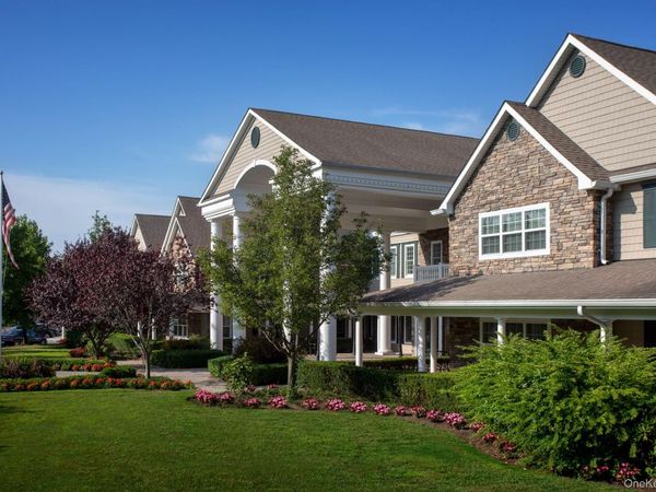 270 Adams Way , Unit 270, Sayville, NY 11782