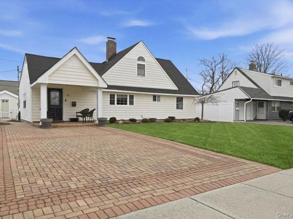 25 Gleaner Lane , Levittown, NY 11756