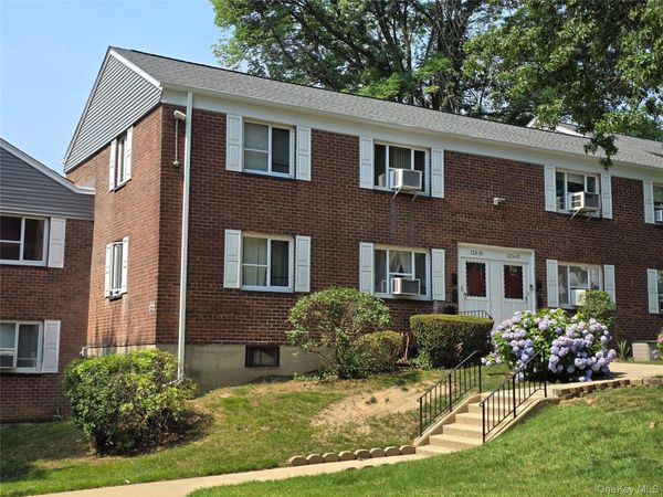 22305 Manor Road, Unit 226, Queens Village, NY 11427