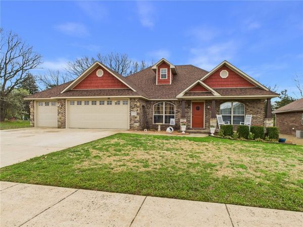 1681 Cavalry Lane, Prairie Grove, AR 72753
