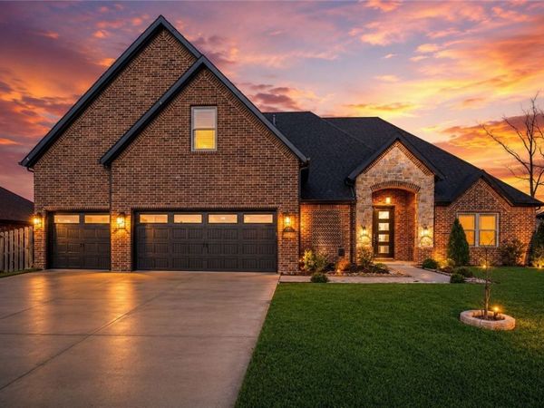 1010 Huntleigh Drive, Bentonville, AR 72713