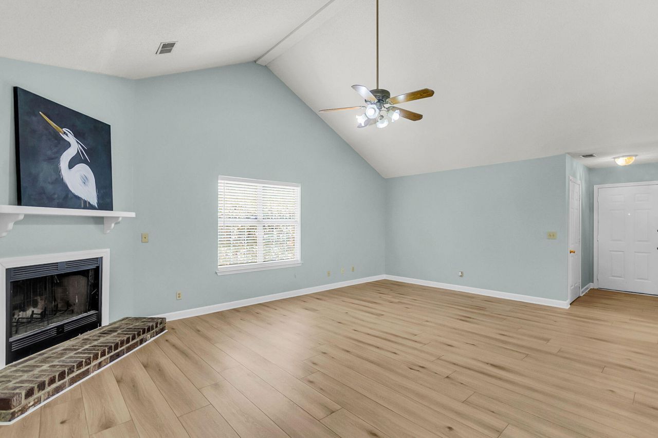 101 Hialeah Court Photo 10