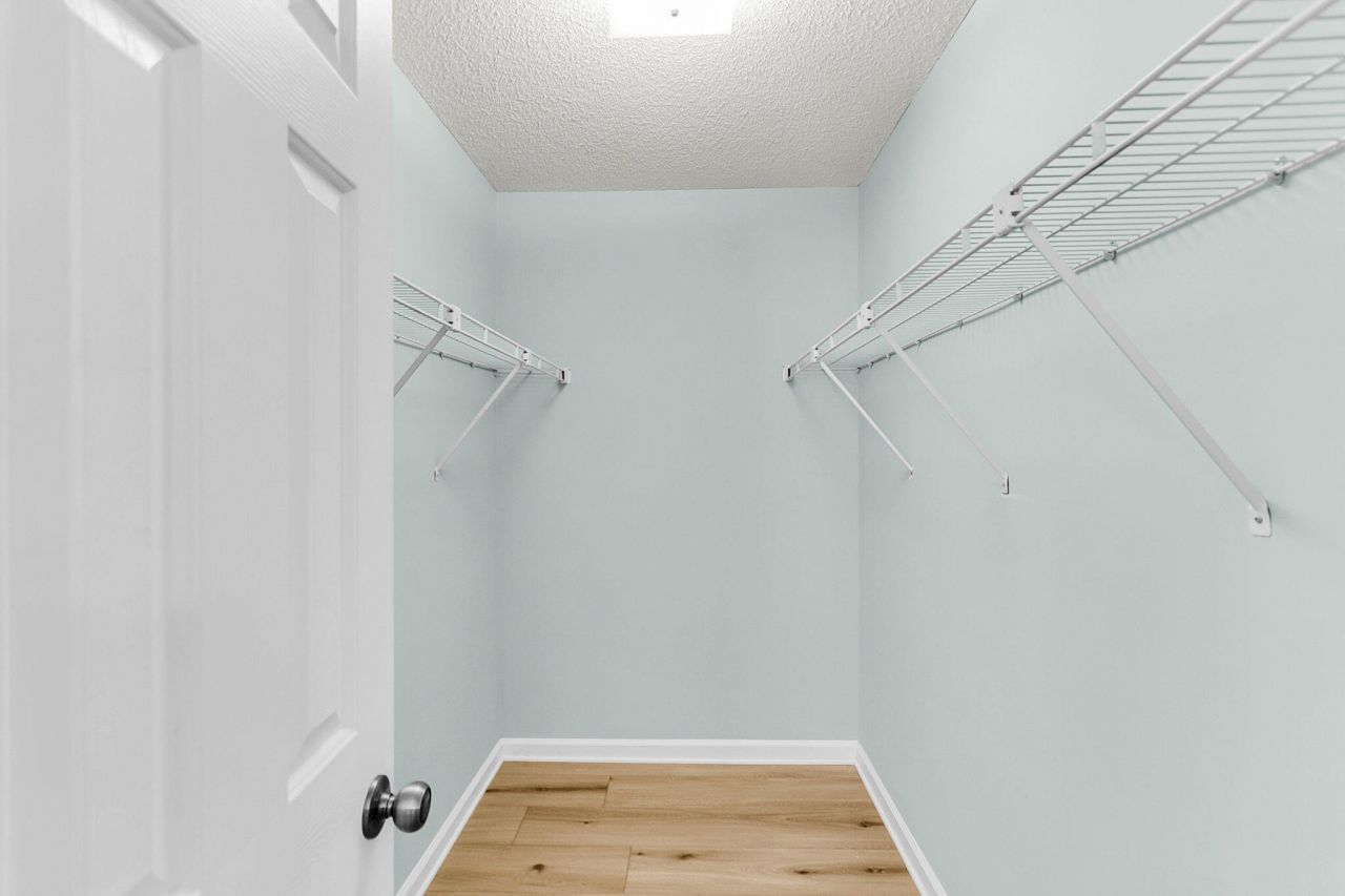 101 Hialeah Court Photo 18