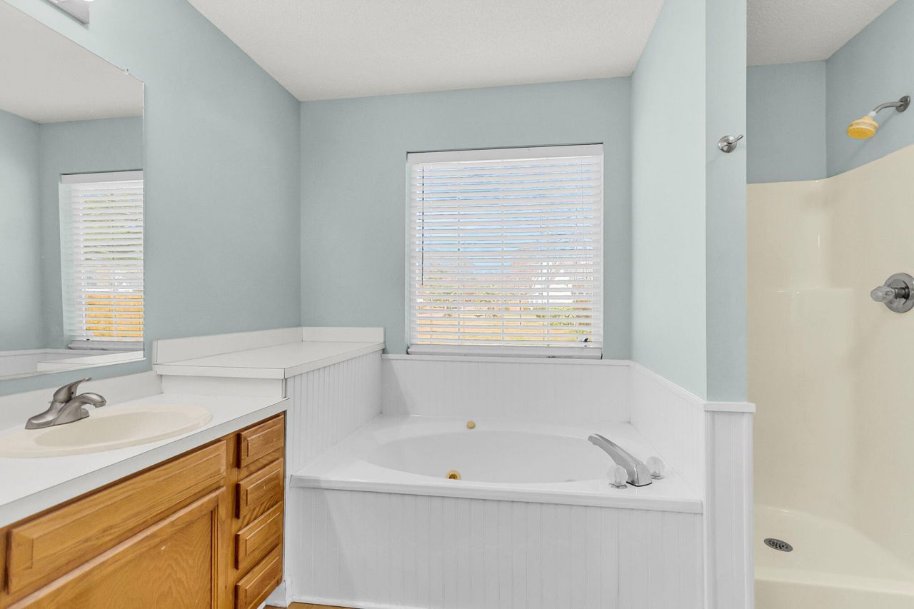 101 Hialeah Court Photo 19