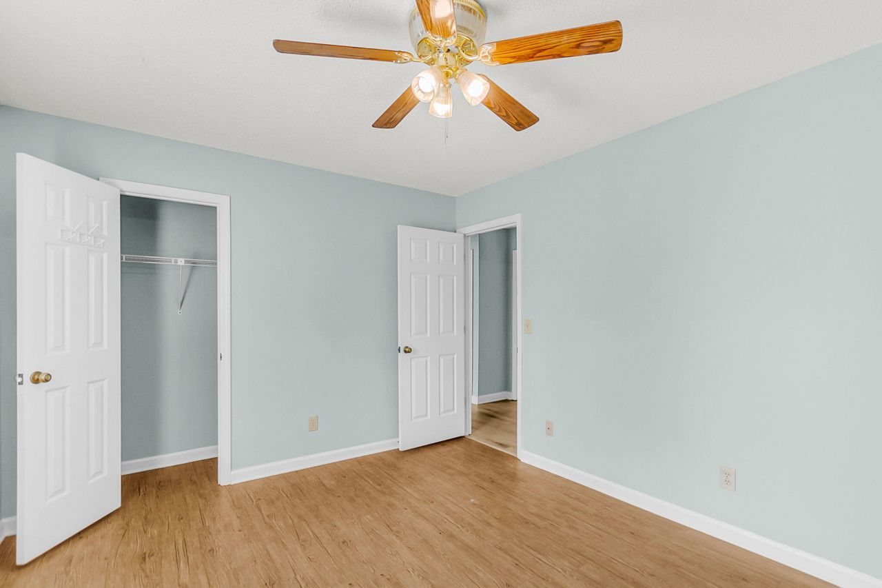 101 Hialeah Court Photo 26