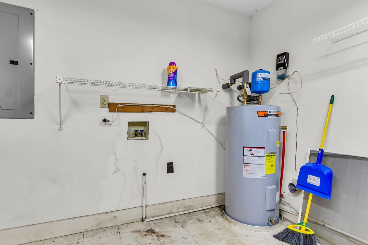 101 Hialeah Court Photo 35