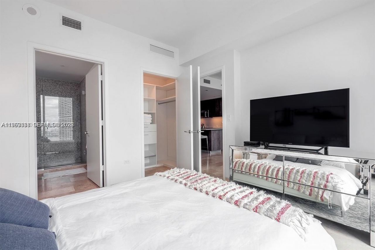 68 SE 6th St , Unit 2807, Miami, FL 33131 Photo